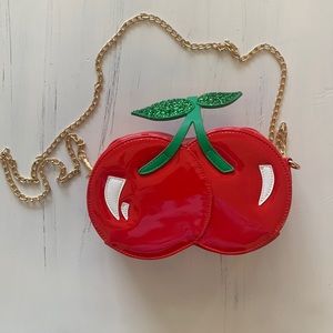 Cherry 🍒 purse in excellent condition
